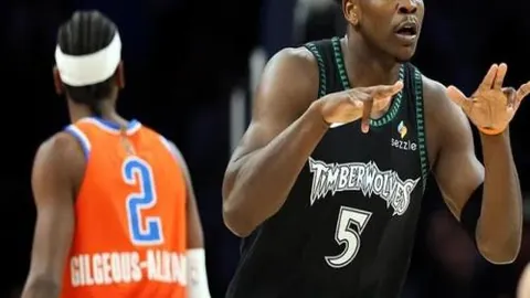 掘金狂飙14胜9，粉丝狂欢免费日！掘金VS快船巅峰对决，速来解锁！