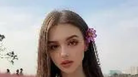 何詩蓓100米自由泳次席出線，短池世錦賽準決賽在望，對手態度生猛