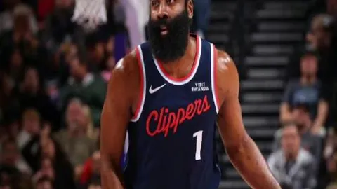 辽宁以26分优势击败新疆，威尔斯和王岚嵚表现亮眼